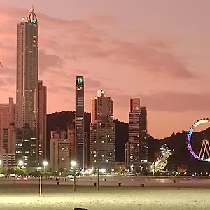 Pé Na Areia, Quadra Mar. Perto De Em Balneário Camboriú! , Balneário Camboriú Brasil